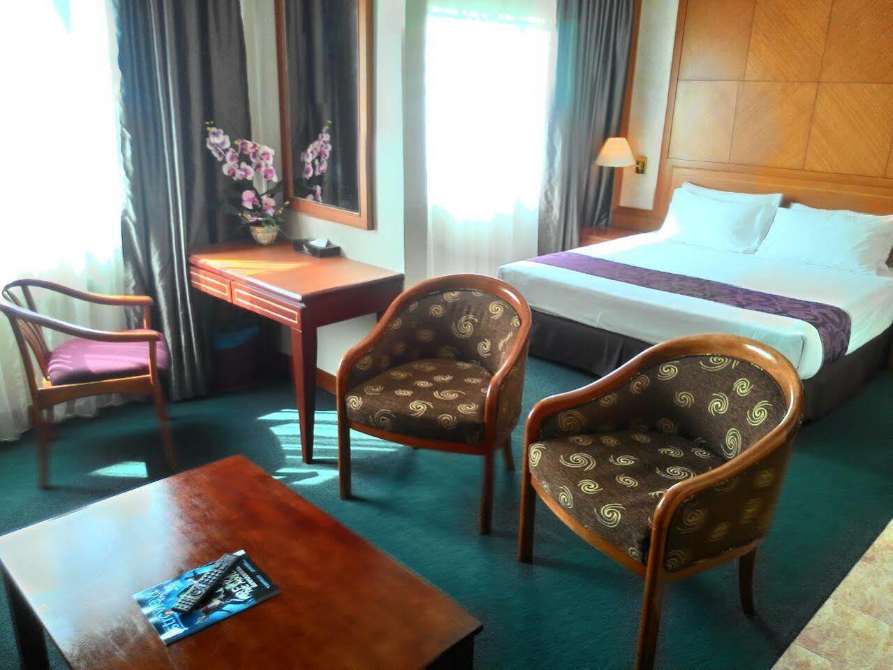 Orkid Hotel Melaka ภายนอก รูปภาพ